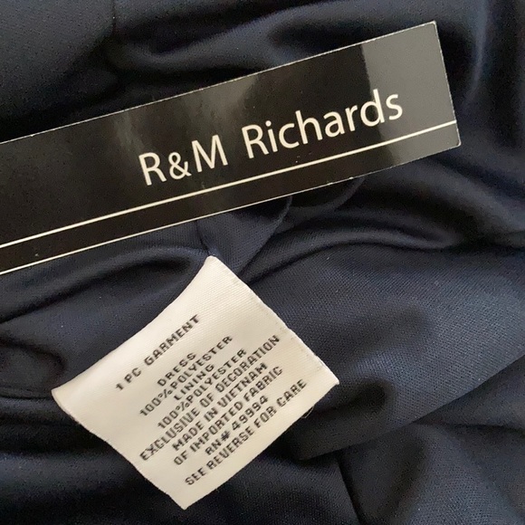 NWT!~ Women’s formal navy beaded neck dress. Size 14 - Picture 5 of 6